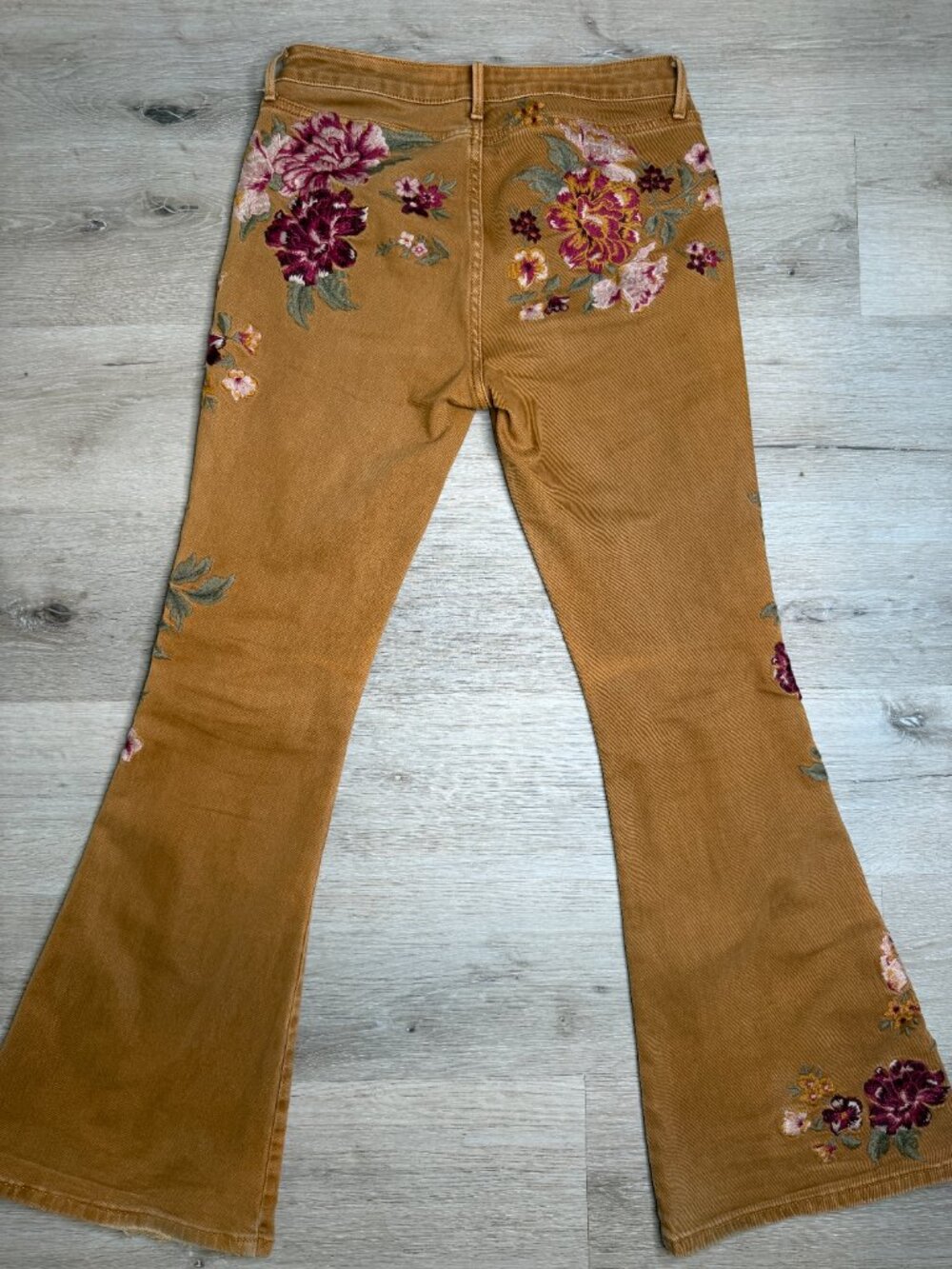 Free People x Driftwood Farrah Floral Embroidered Flare Jeans 29 - Picture 8 of 9
